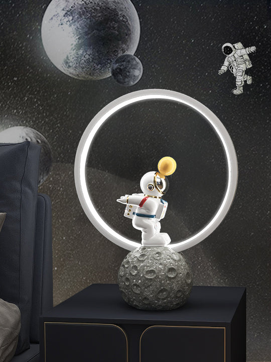 Creative Astronaut Desk Lamp