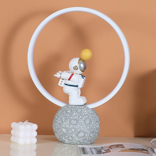 Creative Astronaut Desk Lamp